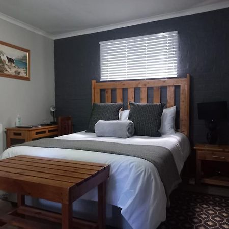 Hermanus 13 On 2Nd Guest Rooms Bagian luar foto