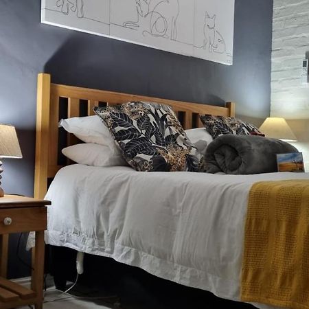 Hermanus 13 On 2Nd Guest Rooms Bagian luar foto