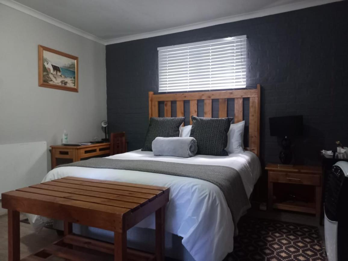 Hermanus 13 On 2Nd Guest Rooms Bagian luar foto